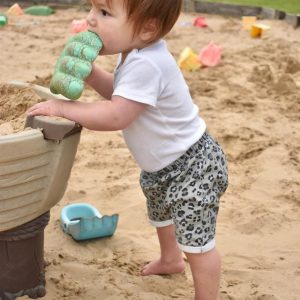 khaki leopard shorts model